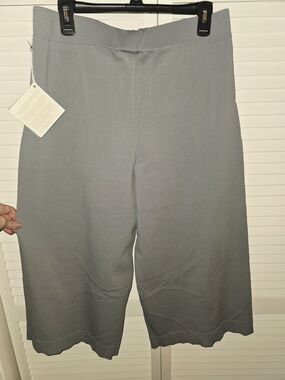 NWT MarlaWynne Medium Grey Crepe Knit Wide Leg Cropped Pants New